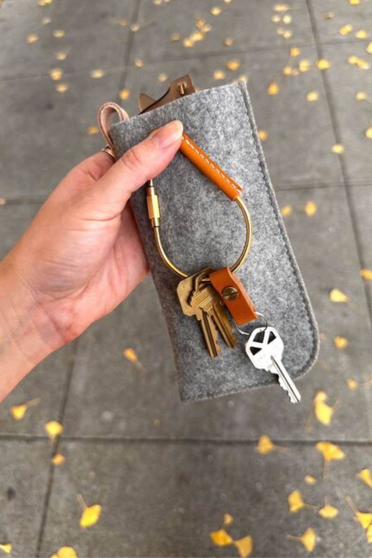 Sereniikey Brass Pear Key Carabiner