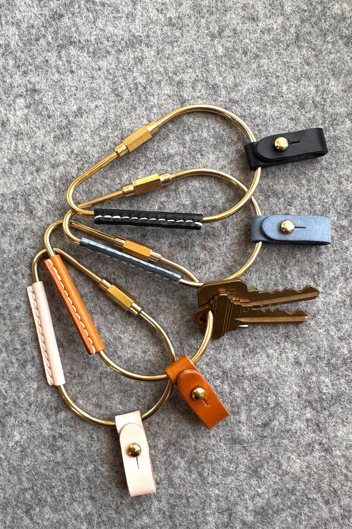 Sereniikey Brass Pear Key Carabiner