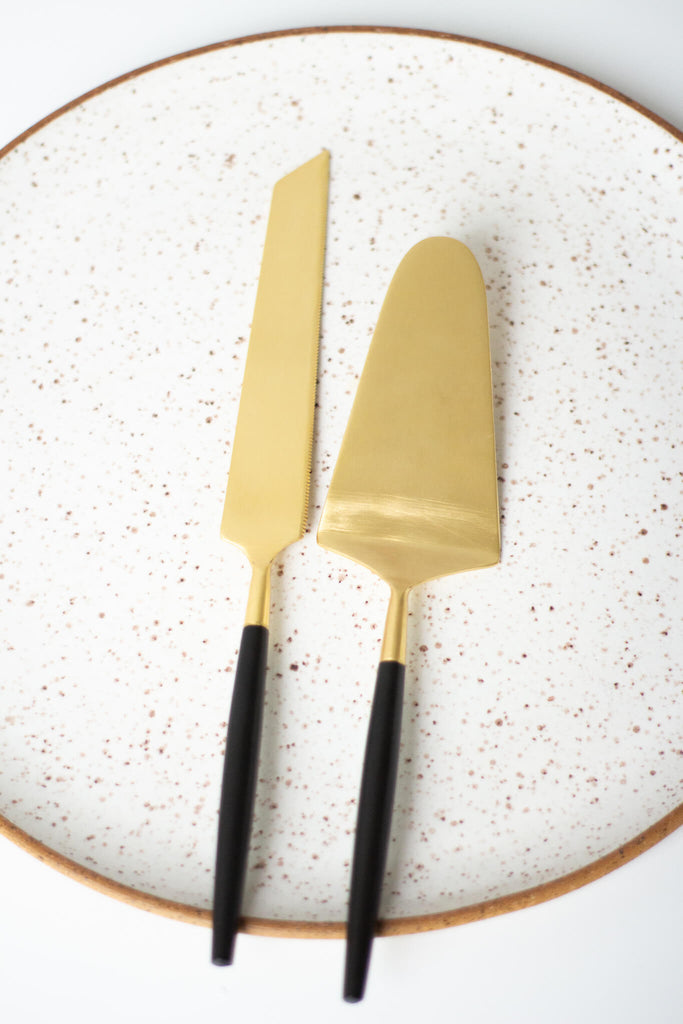 White and Gold Cake Lift + Knife Set - Celebrate Me Home Online